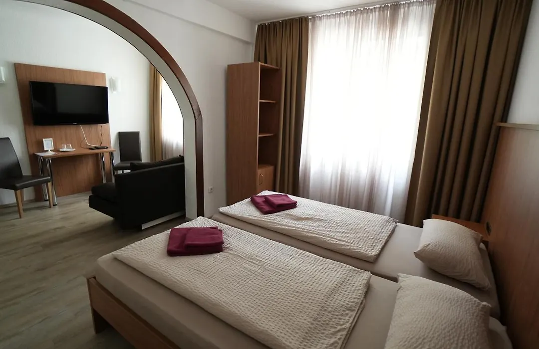 Berl Inn-1