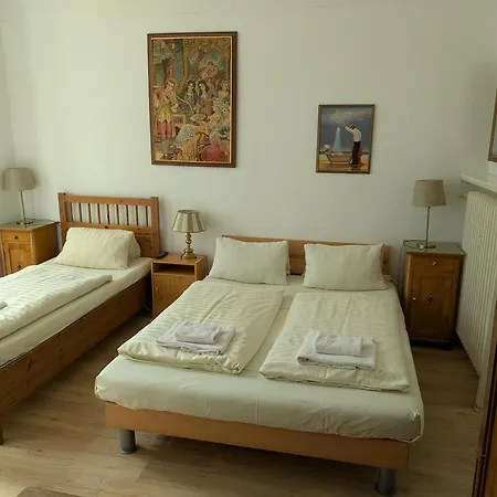 Hotel Pension Waizenegger am Kurfürstendamm-3